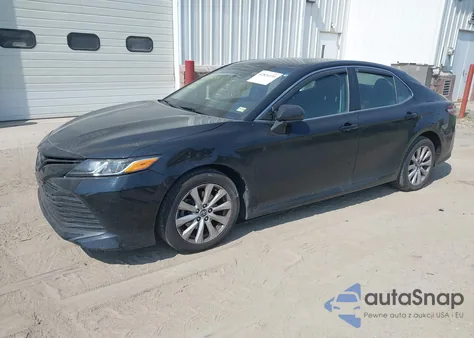 2020 Toyota Camry Le z USA, uszkodzony, nr VIN 4T1C11AK6LU331786